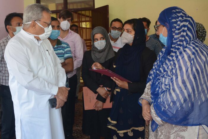 Advisor Khan visits Juvenile Observation Home, Harwan