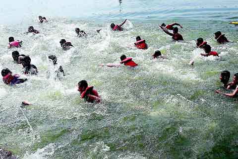 Srinagar records hottest day in four decades