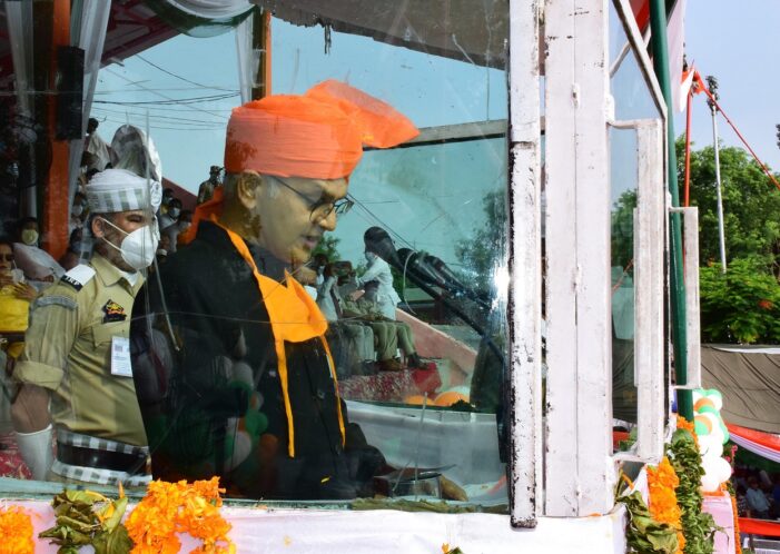 Advisor Sharma unfurls tricolor at divisional level function