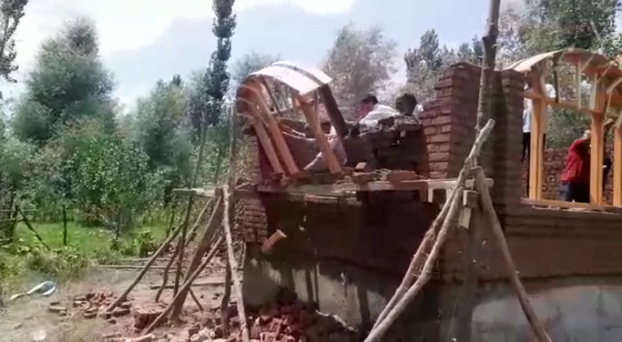 LAWDA carries out demolition drive at Lashkari Mohalla