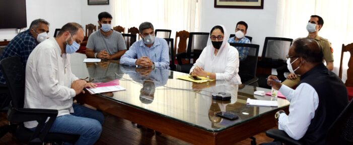 Delegations of Hot Mix Plant Owners Association, JK Cements Employees Association led by Dr Andrabi call on Lt Governor