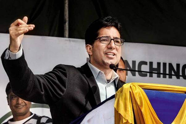 Months after being reinstated in IAS, Shah Faesal withdraws SC plea challenging abrogation of Article 370 Months after being reinstated in IAS, Shah Faesal withdraws SC plea challenging abrogation of Article 370