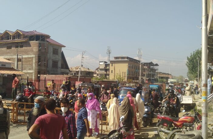Drainage system: Inordinate delay sparks protest in Mominabad Batamaloo