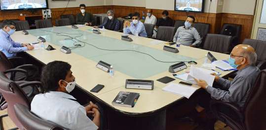 Advisor Sharma chairs meeting on revival of Business sector in J&K