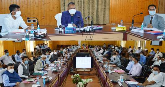 Div Com takes stock of Revenue matters of North Kashmir