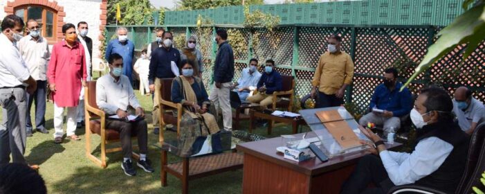 Advisor Baseer Khan meets several deputations, individuals at Srinagar