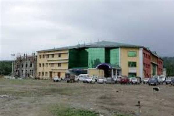 Pregnant woman dies, family stages protest, alleges negligence ‘damages’ hospital property in B’la
