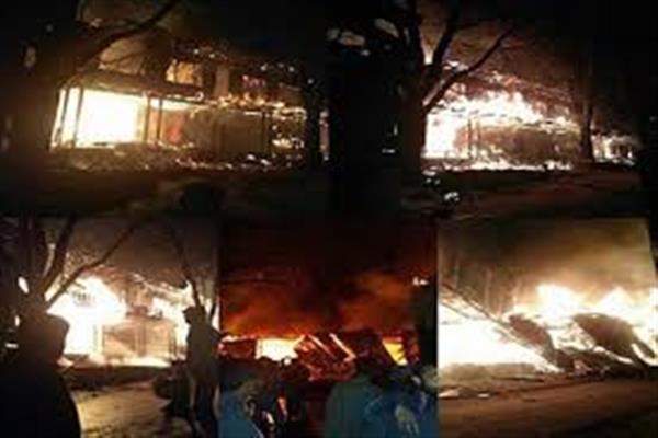 4 Residential houses gutted in fire in Srinagar, other Partially Damaged 4 Residential houses gutted in fire in Srinagar, other Partially Damaged