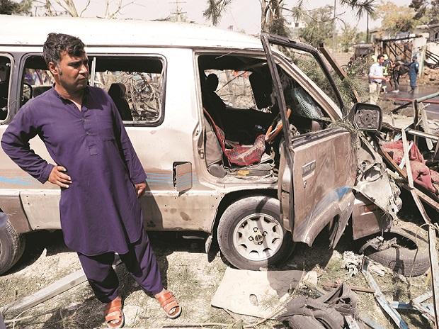 Suicide bomber kills 9 at checkpoint in south Afghanistan
