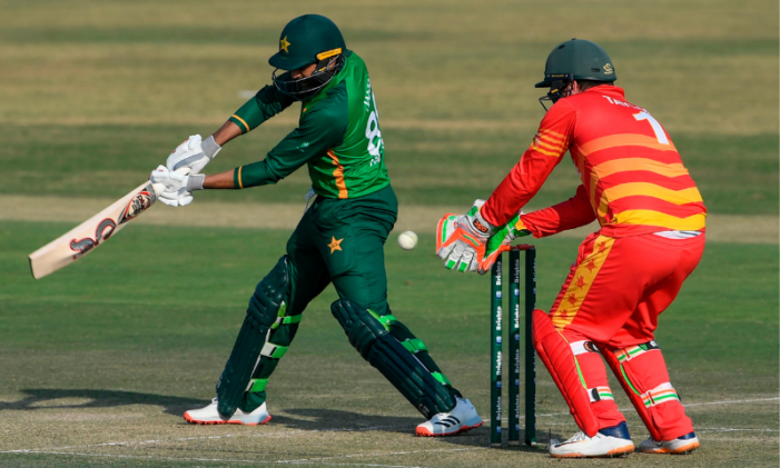 Pakistani batsmen struggle against Zimbabwe in first ODI at Pindi Stadium