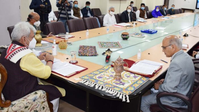 Govt signs historic MoU with Flipkart to promote local handloom and handicrafts sector