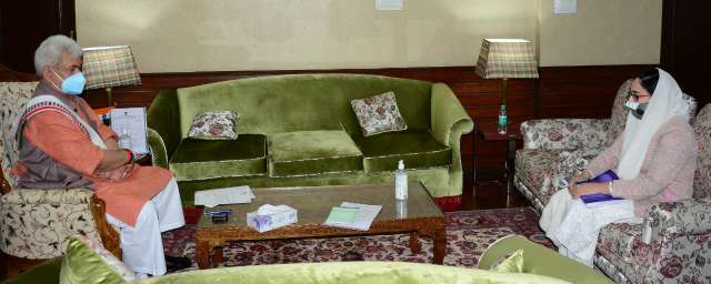 Dr. Darakhshan Andrabi calls on Lt Governor