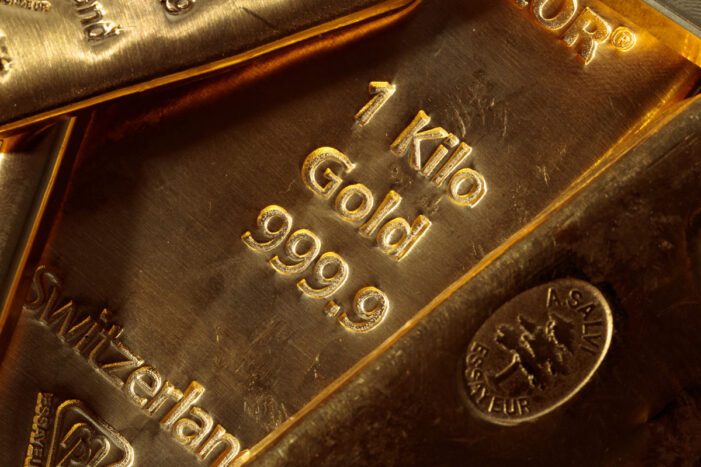 Indian spot gold rate and silver price on Wednesday, Nov 03, 2021