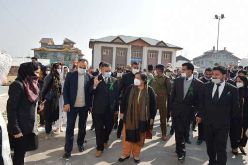 CJ visits district court Pulwama Interacts with officers, Bar Members