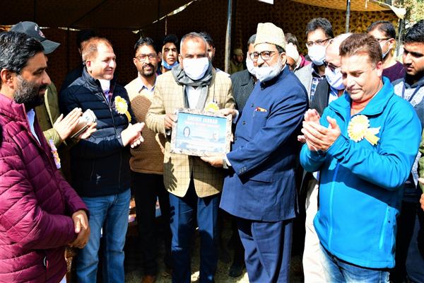 Div Com Inaugurates Cricket Tournament at Ganderbal