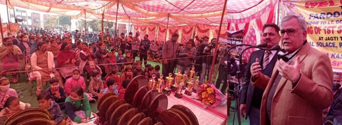 Advisor Farooq Khan stresses to adopt sports culture for healthy, disciplined life