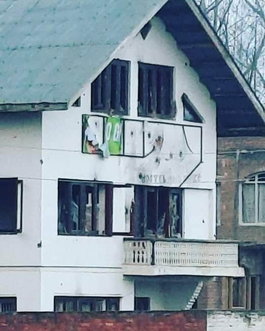 Srinagar gunfight: One militant killed, operation on
