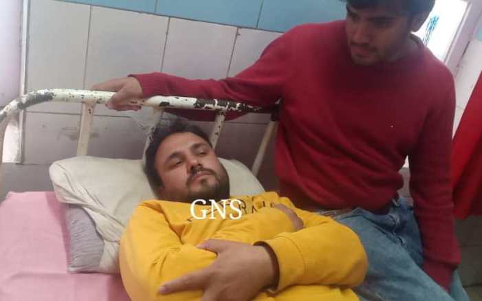 Five injured in scuffle between PAGD, independent candidates’ supporters at polling station in Poonch