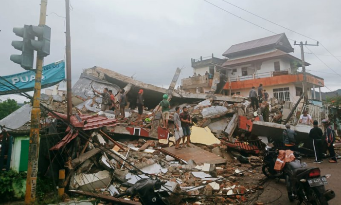 Indonesia earthquake kills at least 35, injures hundreds