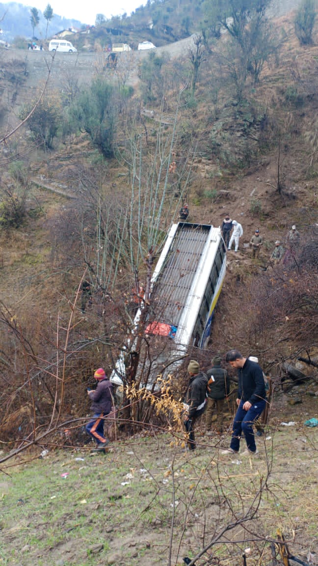 11 injured as passenger bus rolls down into gorge in Doda; 2nd mishap of the morning in J&K 11 injured as passenger bus rolls down into gorge in Doda; 2nd mishap of the morning in J&K