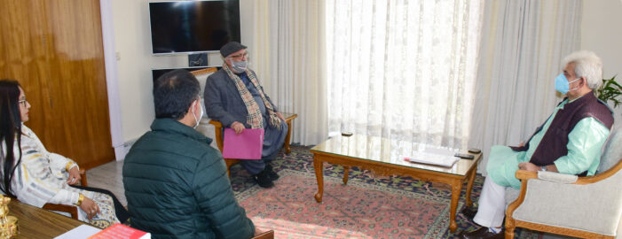 Chairman/CEC LAHDC Kargil, former Ministers, former Legislator, DDC member call on Lt Governor Chairman/CEC LAHDC Kargil, former Ministers, former Legislator, DDC member call on Lt Governor