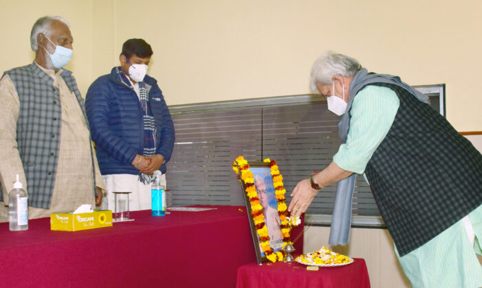 Lt Governor pays homage to former Defence Minister George Fernandes
