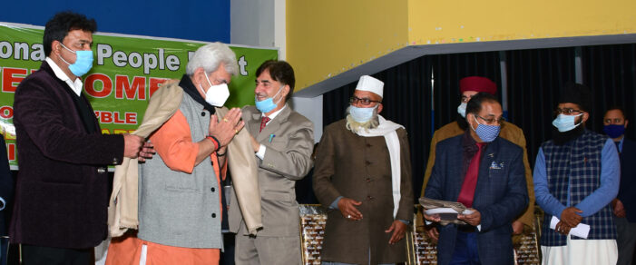 Lt Governor Manoj Sinha inaugurates Prominent Religious Leaders Conference on ‘De-radicalization’ Lt Governor Manoj Sinha inaugurates Prominent Religious Leaders Conference on ‘De-radicalization’