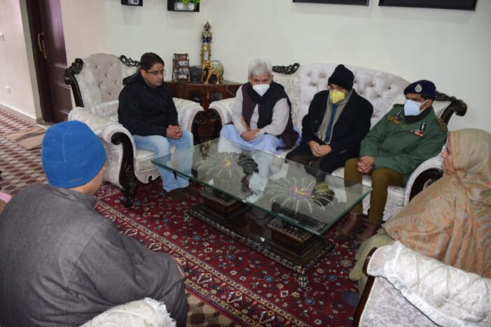 Lt Governor visits family of slain goldsmith Satpal Nischal, who was killed by terrorists at Srinagar Lt Governor visits family of slain goldsmith Satpal Nischal, who was killed by terrorists at Srinagar