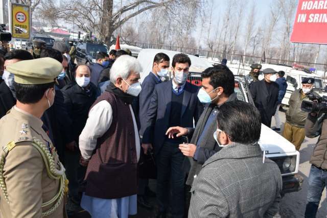 Lt Governor reviews restoration of essential services in Kashmir Lt Governor reviews restoration of essential services in Kashmir