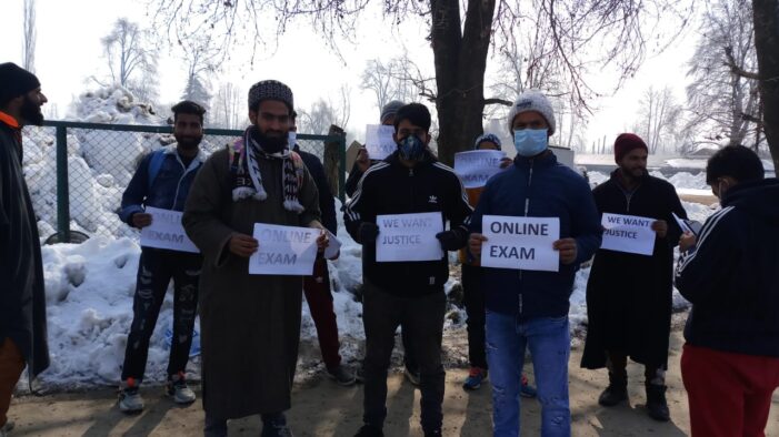 5th Sem students demand reduction in syllabus 5th Sem students demand reduction in syllabus