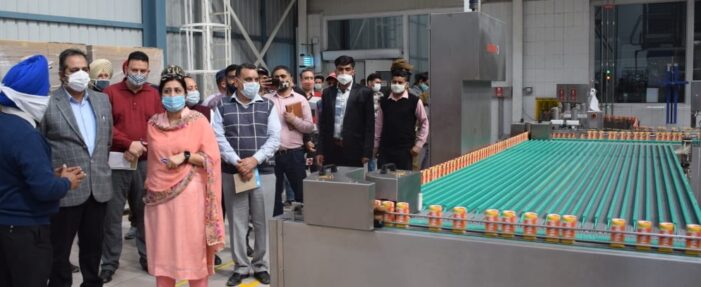 Advisor Baseer Khan visits Industrial Estate Samba; Reviews functioning of business units Advisor Baseer Khan visits Industrial Estate Samba; Reviews functioning of business units