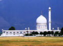 Eid-e-Milad-un-Nabi (SAW): Thousands attend night long prayers at Hazratbal