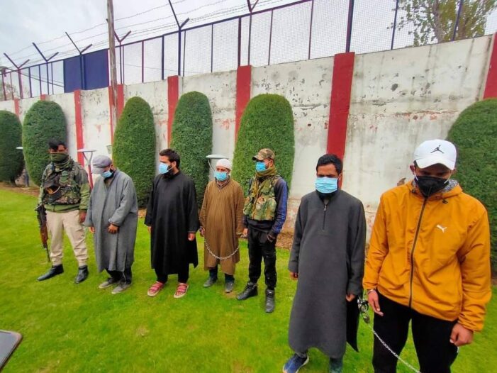 Militants, sympathizers arrested in Handwara Militants, sympathizers arrested in Handwara