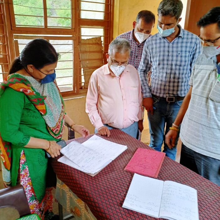 Director AHD Jammu visits field centers in Reasi & Udhampur district Director AHD Jammu visits field centers in Reasi & Udhampur district