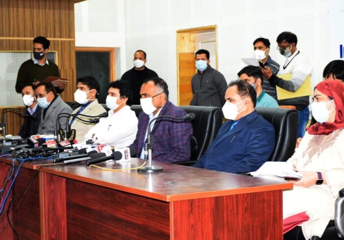 Div Com stresses on maintaining proper covid behaviour Div Com stresses on maintaining proper covid behaviour