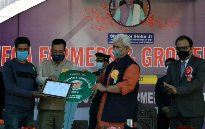 Lt Governor visits Baramulla; inaugurates Mega Farmers and Growers Mela, Massive High Density Plantation Drive Lt Governor visits Baramulla; inaugurates Mega Farmers and Growers Mela, Massive High Density Plantation Drive