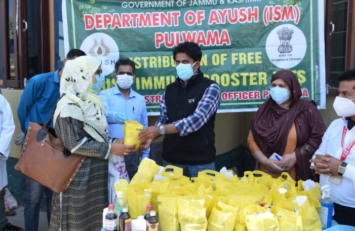 Ayush distributes immunity boosters among frontline Health Workers at Pulwama Ayush distributes immunity boosters among frontline Health Workers at Pulwama