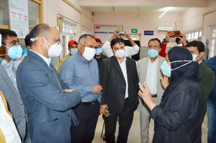Div Com Kashmir inspects Covid-19 Wellness Centres at Baramulla, takes stock of mitigation measures Div Com Kashmir inspects Covid-19 Wellness Centres at Baramulla, takes stock of mitigation measures