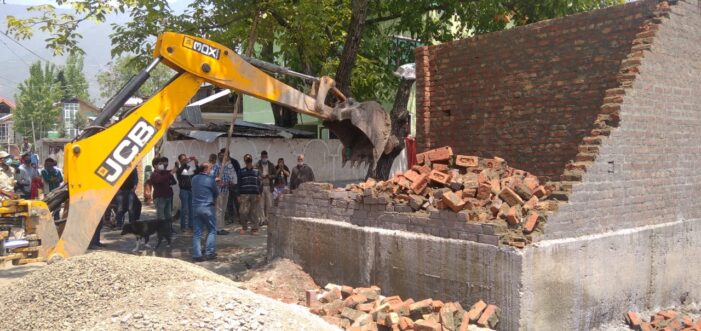 LAWDA demolishes illegal structures in green belt areas LAWDA demolishes illegal structures in green belt areas