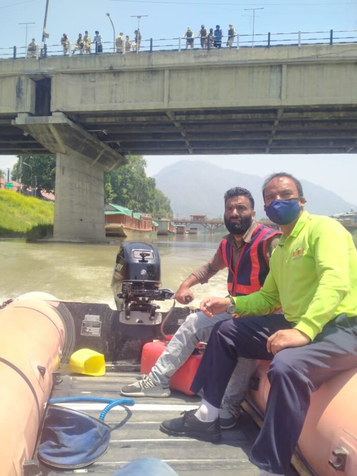 Man attempts suicide, rescued from river