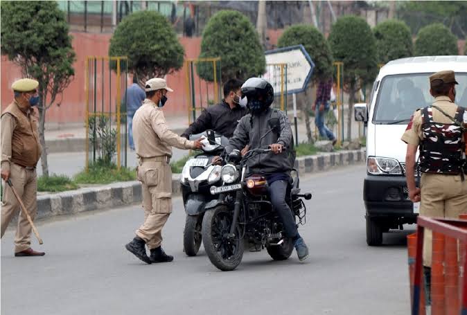 Corona Curfew Extended, 10 Oxygen Plants to be Set Up Soon: J&K Tightens Covid Measures Corona Curfew Extended, 10 Oxygen Plants to be Set Up Soon: J&K Tightens Covid Measures