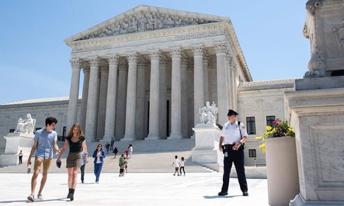 People with temporary status can’t apply for citizenship, rules US court