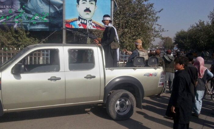 Fear stalks Kunduz as Taliban lay siege