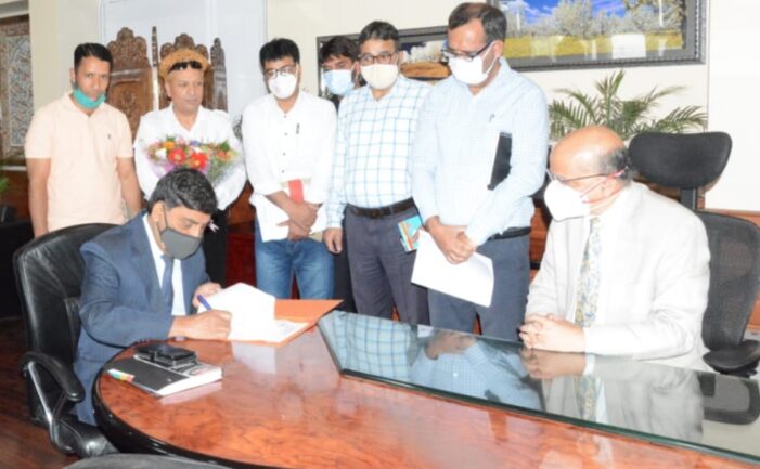 Arun Kumar Mehta formally takes over as Chief Secretary, J&K Arun Kumar Mehta formally takes over as Chief Secretary, J&K