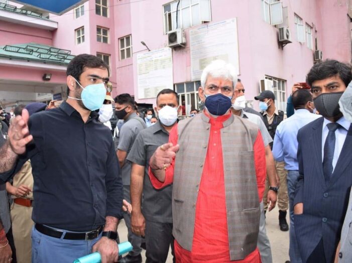 Lt Governor visits Anantnag, reviews Covid containment & preventive measures in the district Lt Governor visits Anantnag, reviews Covid containment & preventive measures in the district