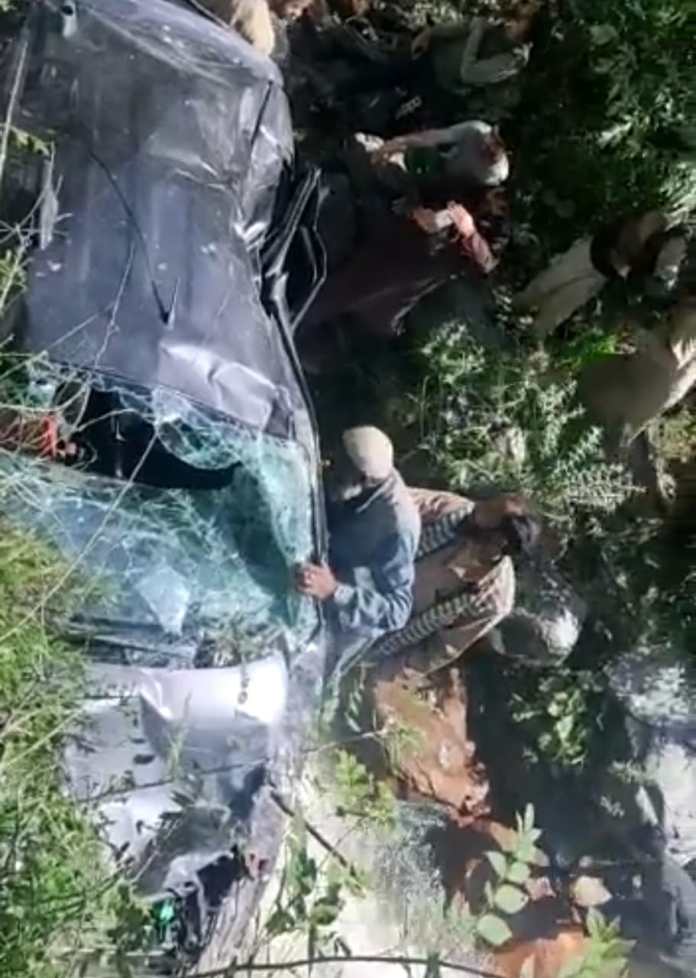 Driver killed, four others injured in Uri road accident Driver killed, four others injured in Uri road accident