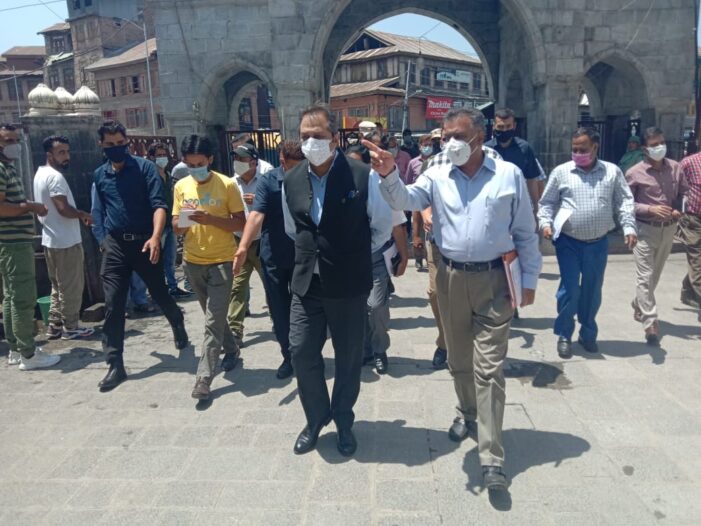 Advisor Baseer Khan visits Dastgeer Sahib, Naqshbandi Sahib Shrines, Hariparbat fort Advisor Baseer Khan visits Dastgeer Sahib, Naqshbandi Sahib Shrines, Hariparbat fort