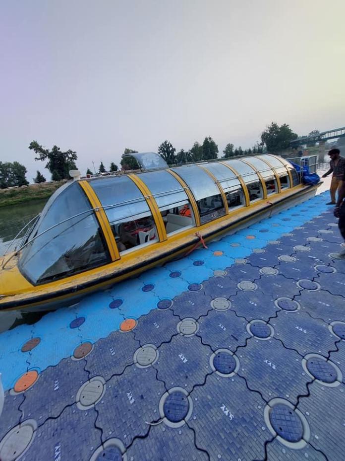 Jhelum transport shows signs of revival in Srinagar Jhelum transport shows signs of revival in Srinagar