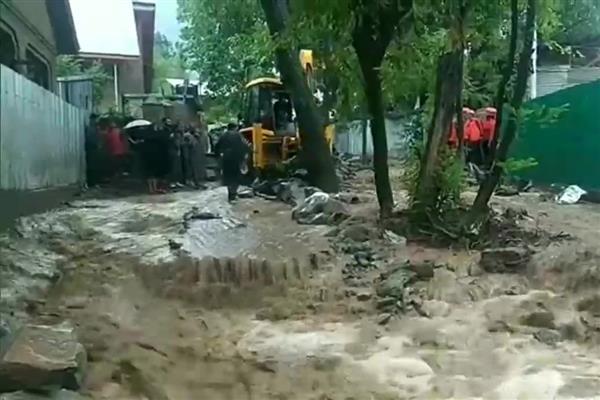 After heat wave cloudburst in Ganderbal lead to flash floods After heat wave cloudburst in Ganderbal lead to flash floods