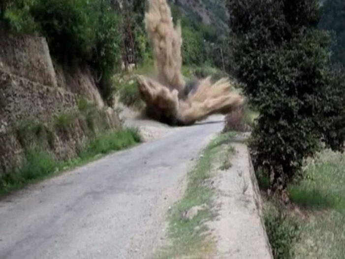 Army paramilitary forces comb sensitive areas in Chenab Valley Army paramilitary forces comb sensitive areas in Chenab Valley